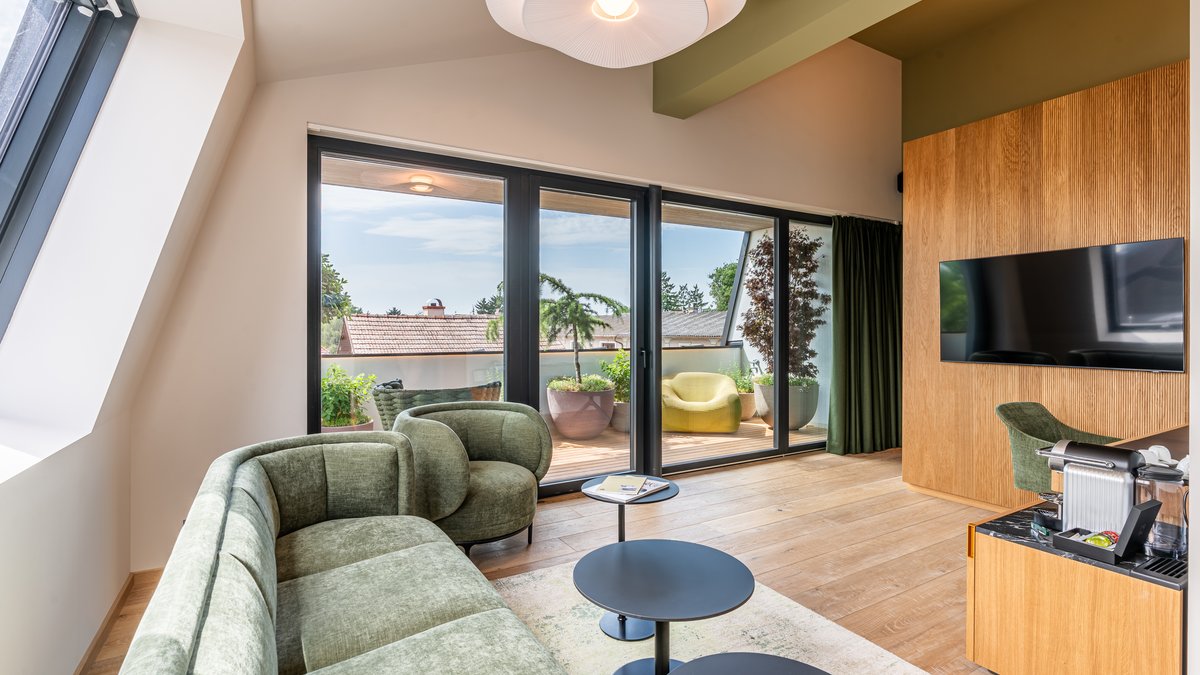Wohnzimer Grand Suite Gutshof.jpg